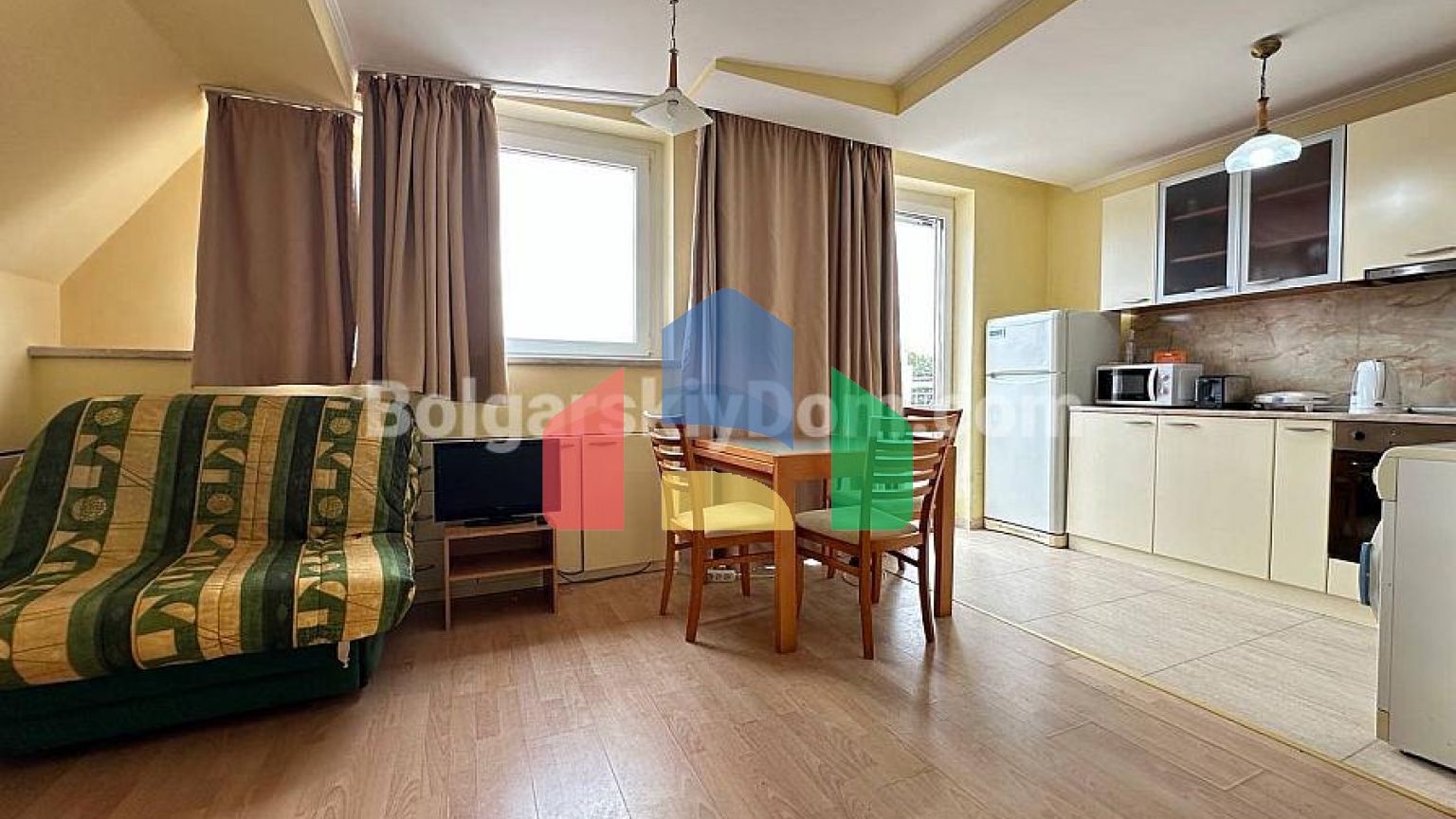 Двокімнатна квартира в Санні Форт