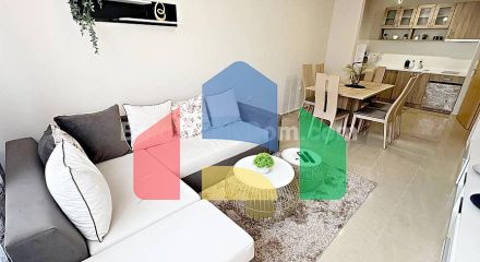 Двокімнатна квартира в Сан Флауер