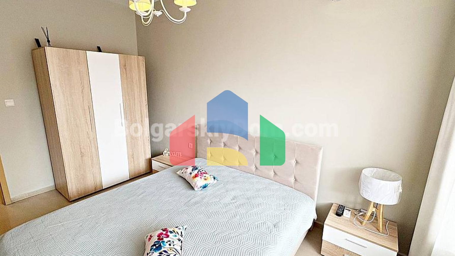 Двокімнатна квартира в Сан Флауер