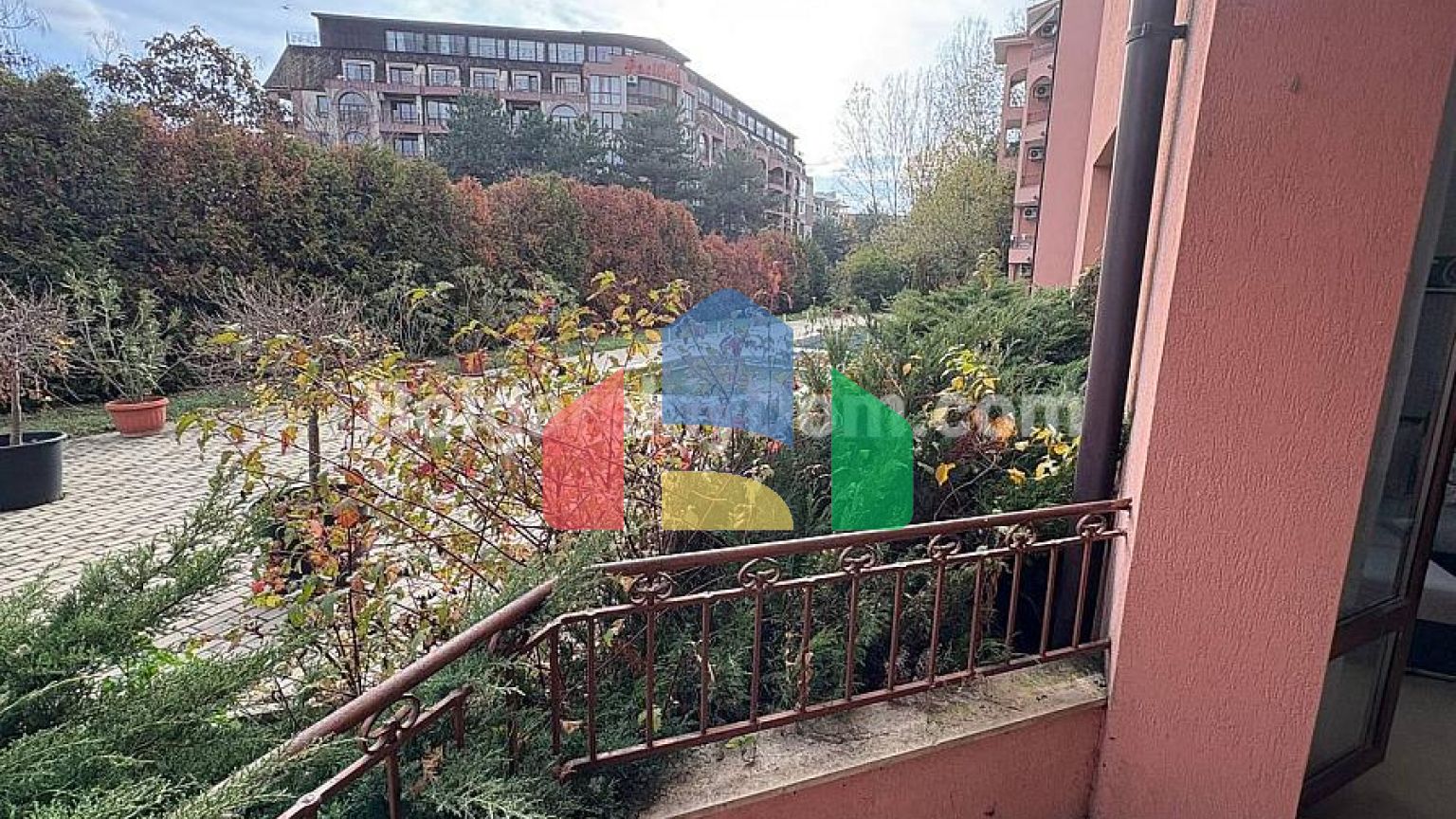 Двокімнатна квартира в Сан Флауер