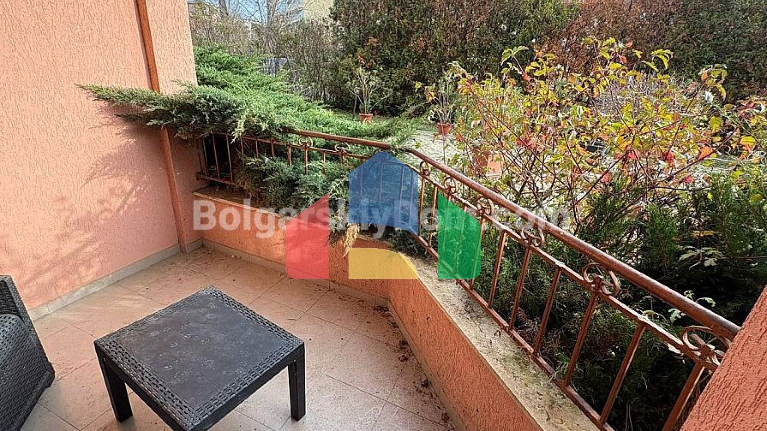 Двокімнатна квартира в Сан Флауер