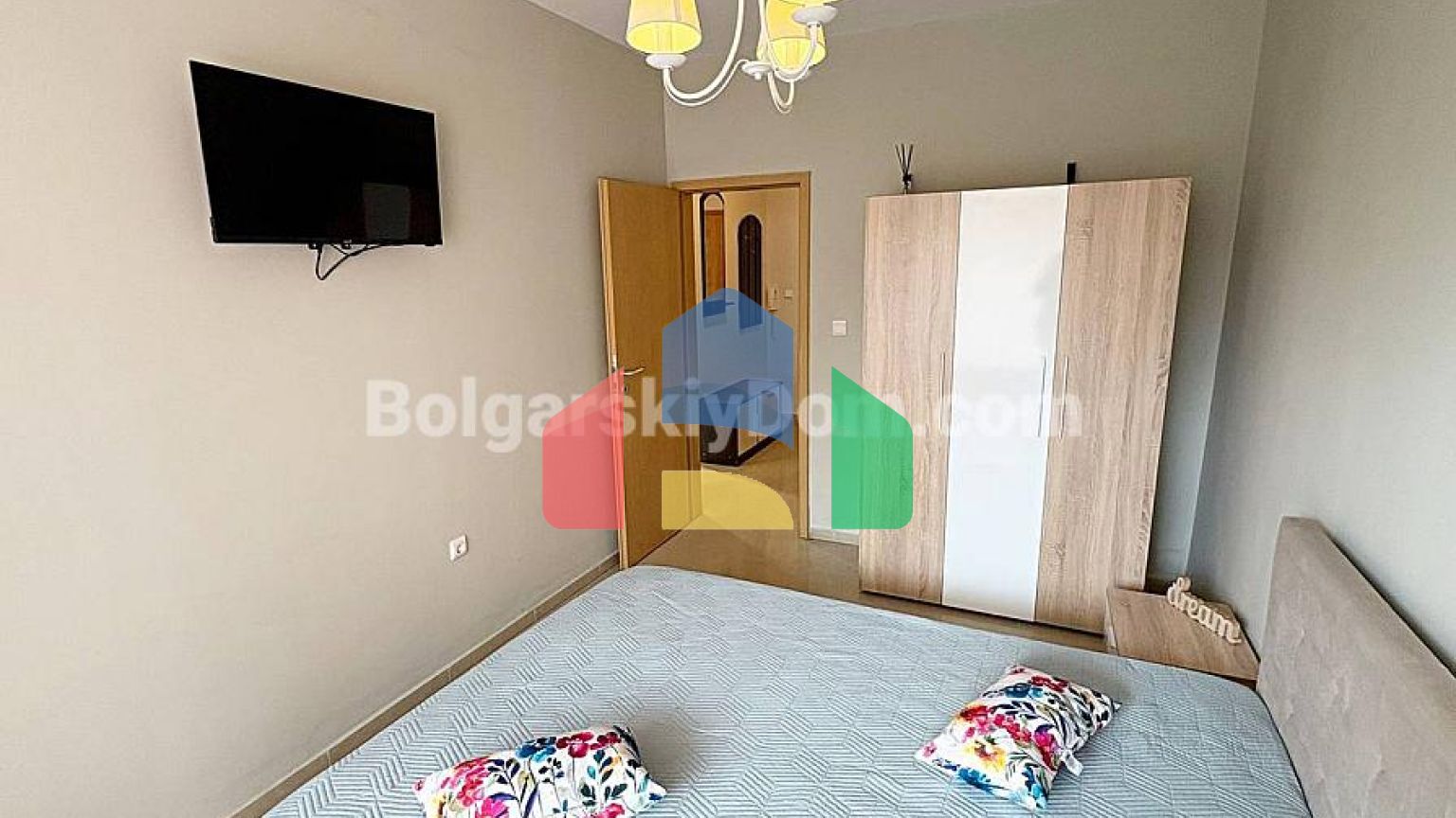 Двокімнатна квартира в Сан Флауер