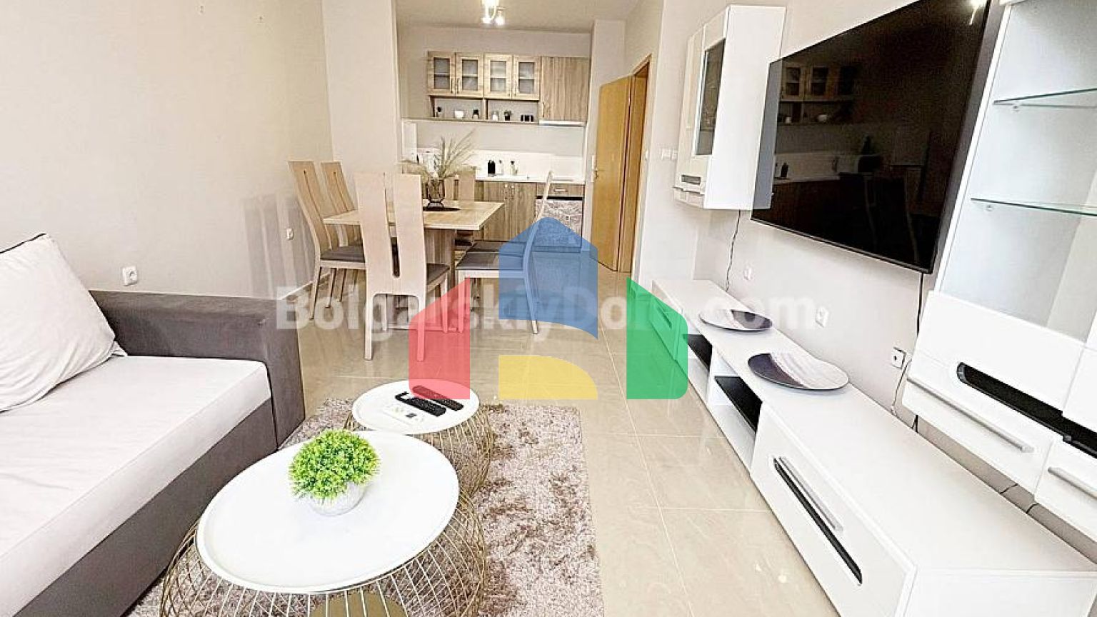 Двокімнатна квартира в Сан Флауер