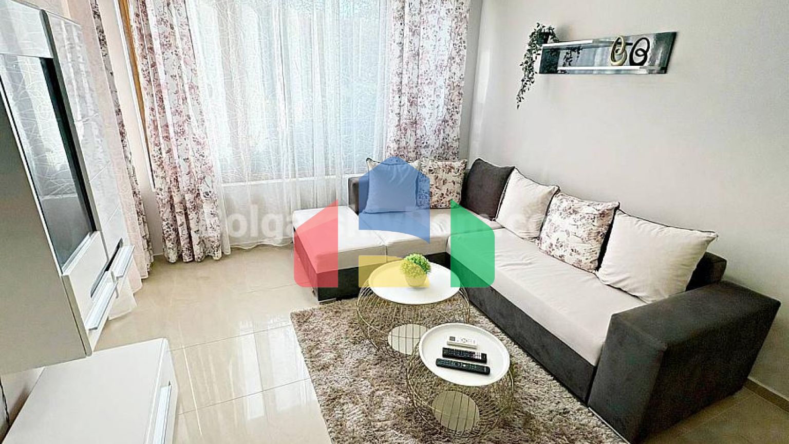 Двокімнатна квартира в Сан Флауер