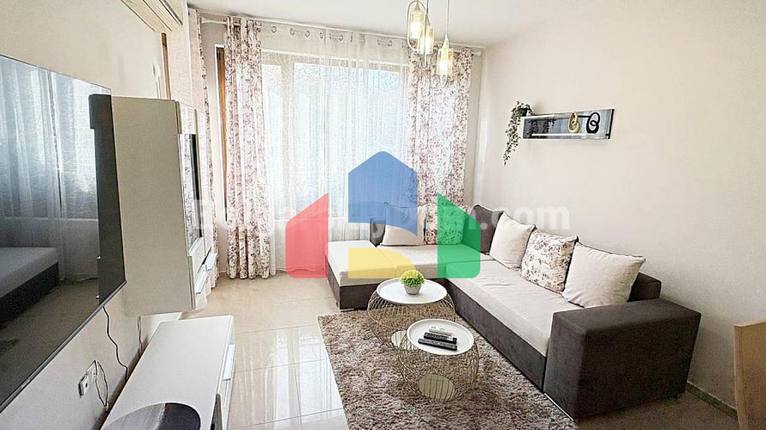 Двокімнатна квартира в Сан Флауер