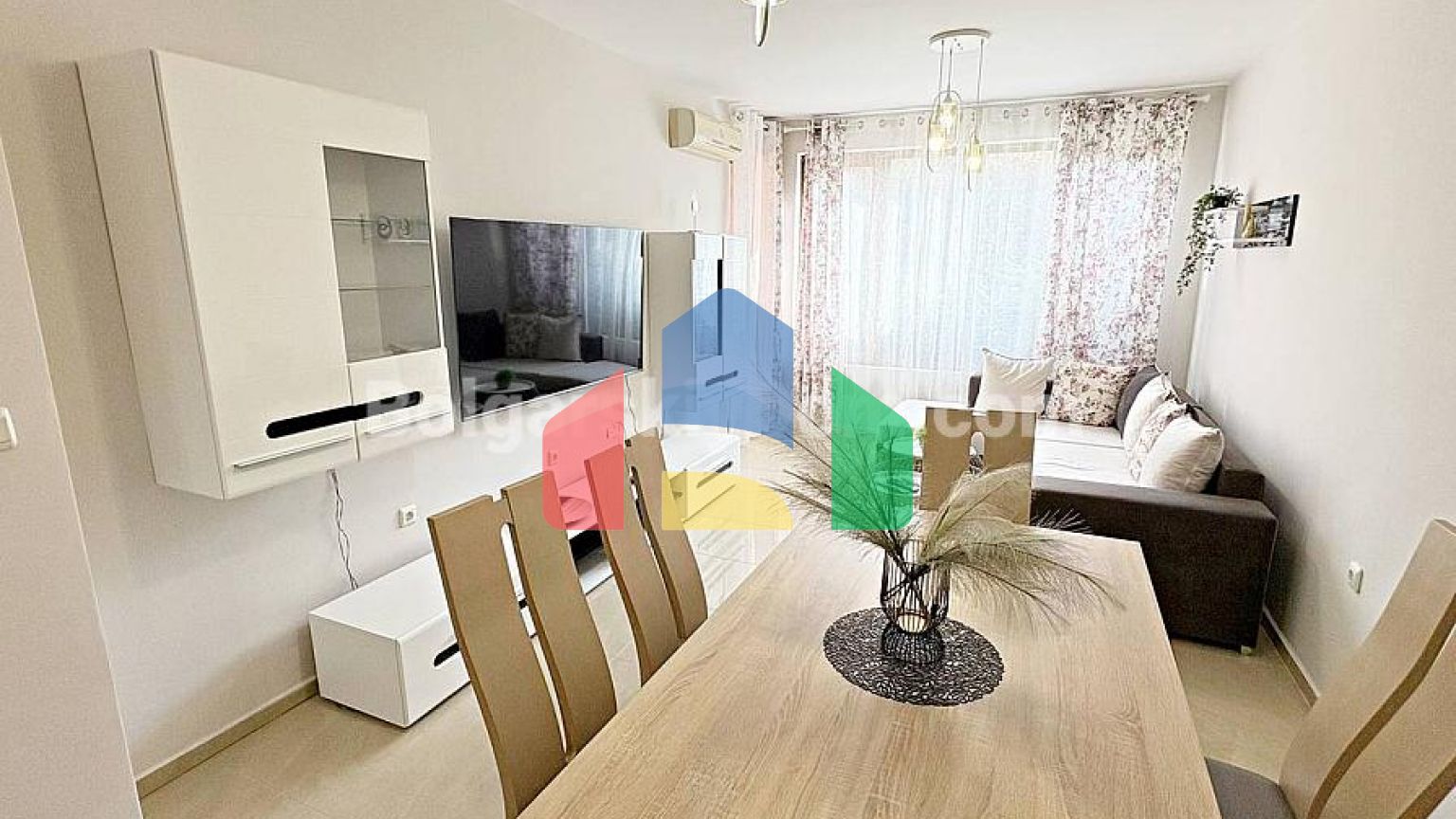 Двокімнатна квартира в Сан Флауер