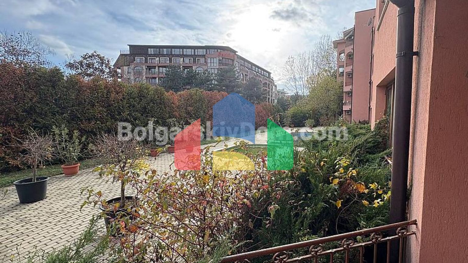 Двокімнатна квартира в Сан Флауер