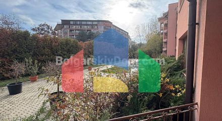 Двокімнатна квартира в Сан Флауер