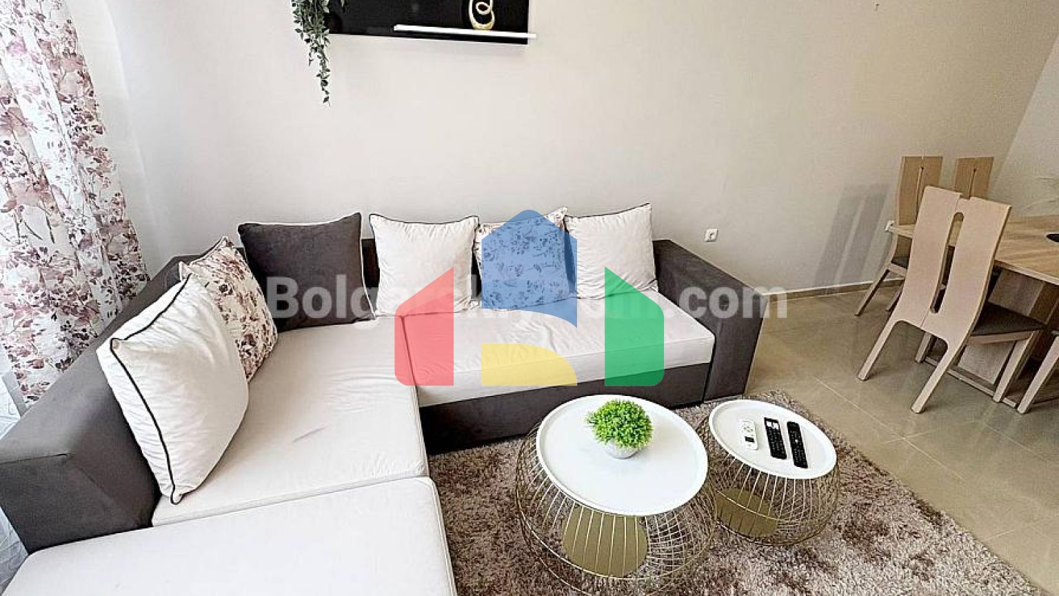 Двокімнатна квартира в Сан Флауер