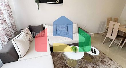 Двокімнатна квартира в Сан Флауер