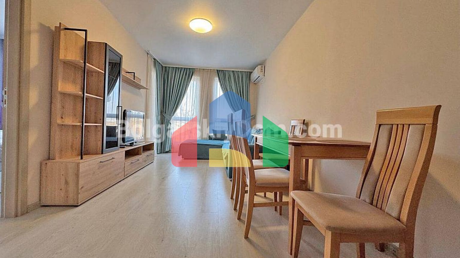 Двокімнатна квартира в Санні Дей 6