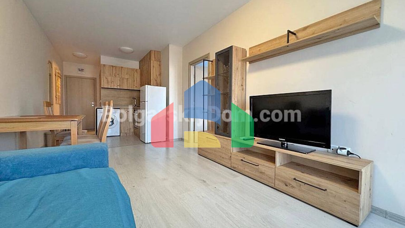 Двокімнатна квартира в Санні Дей 6