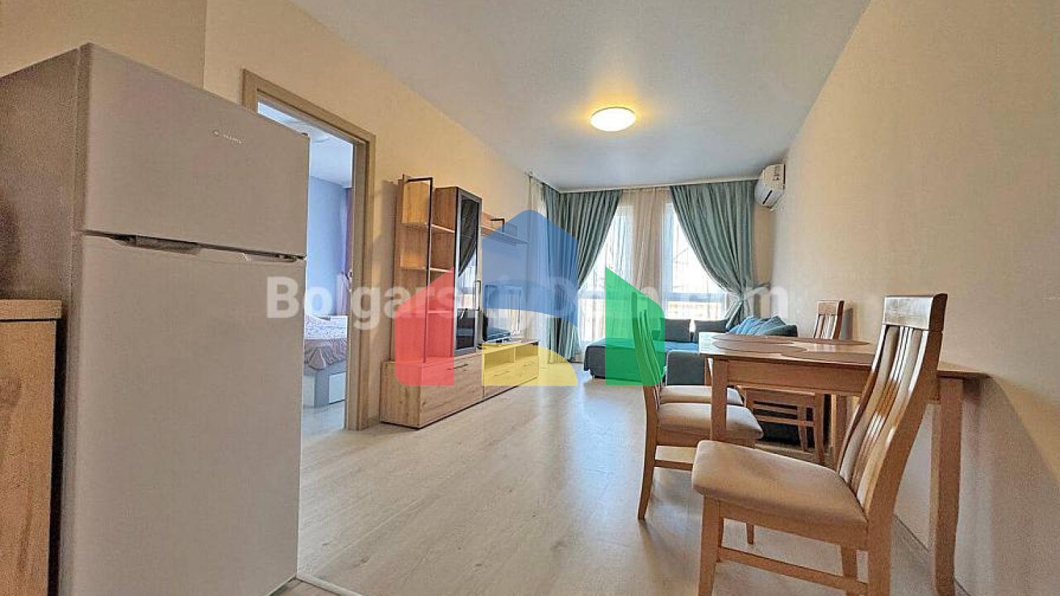 Двокімнатна квартира в Санні Дей 6