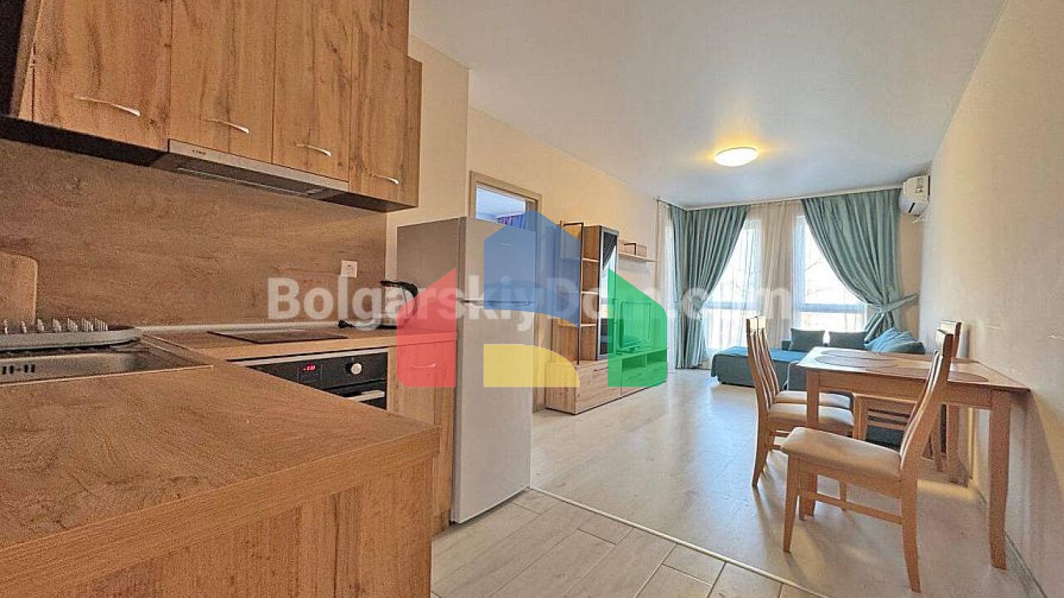 Двокімнатна квартира в Санні Дей 6