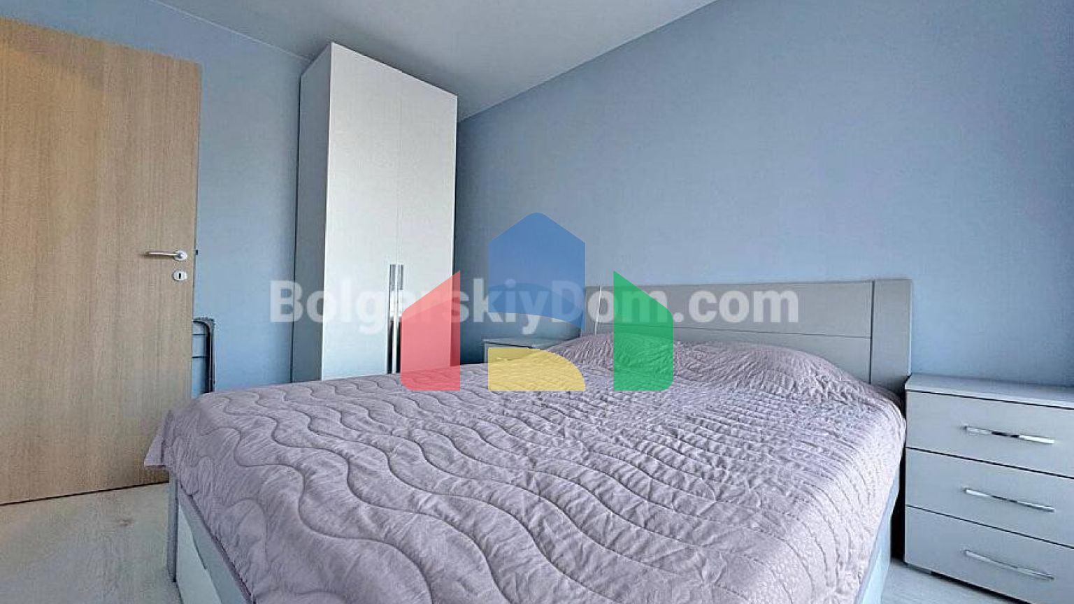 Двокімнатна квартира в Санні Дей 6