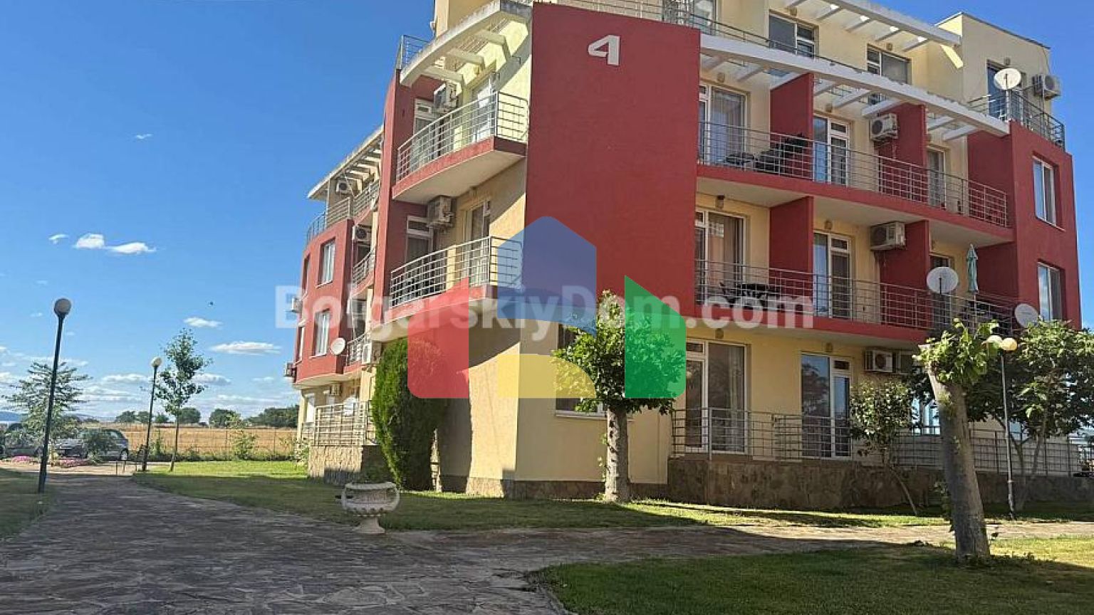 Квартира-студія в Санні Дей 5