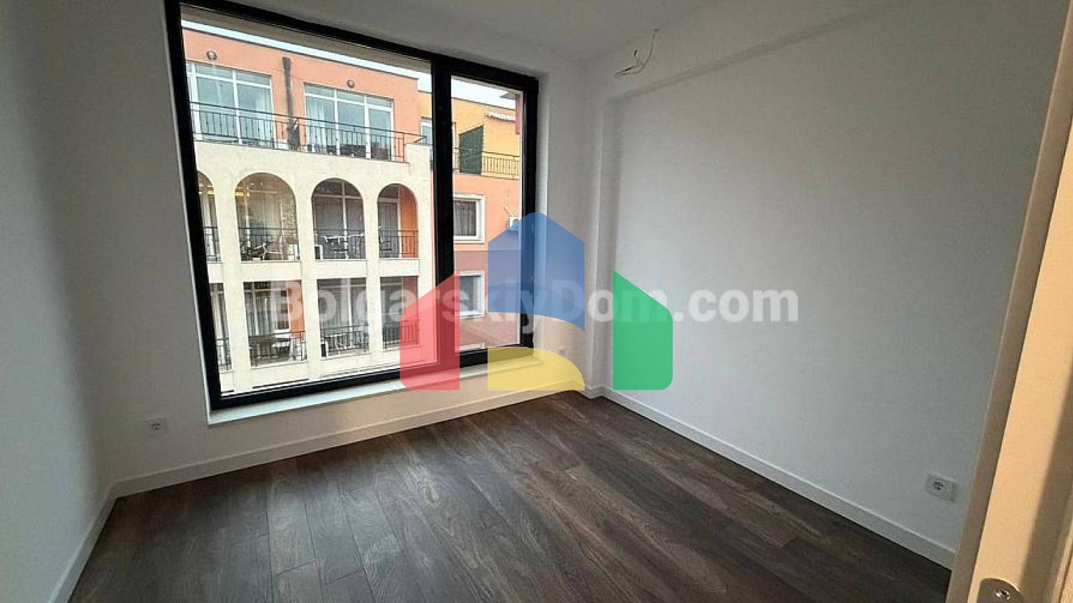 Трикімнатна квартира в Санні В'ю Централ