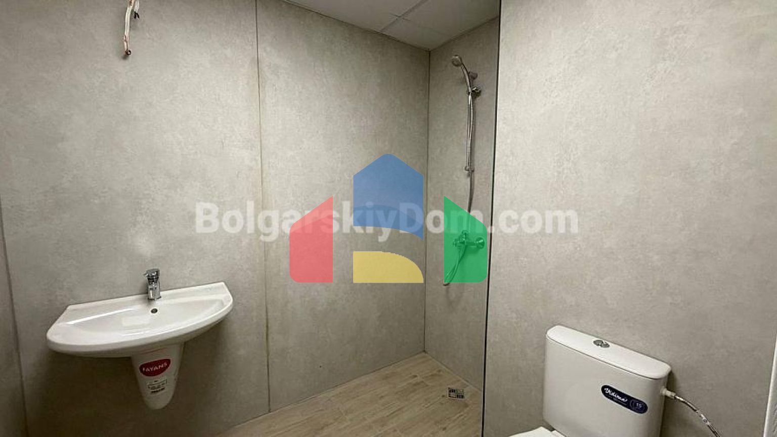 Трикімнатна квартира в Санні В'ю Централ