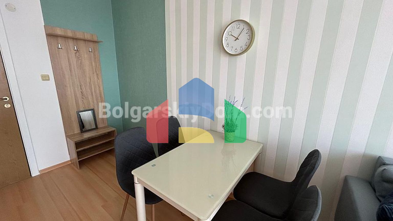 Двокімнатна квартира в Санні Дей 6