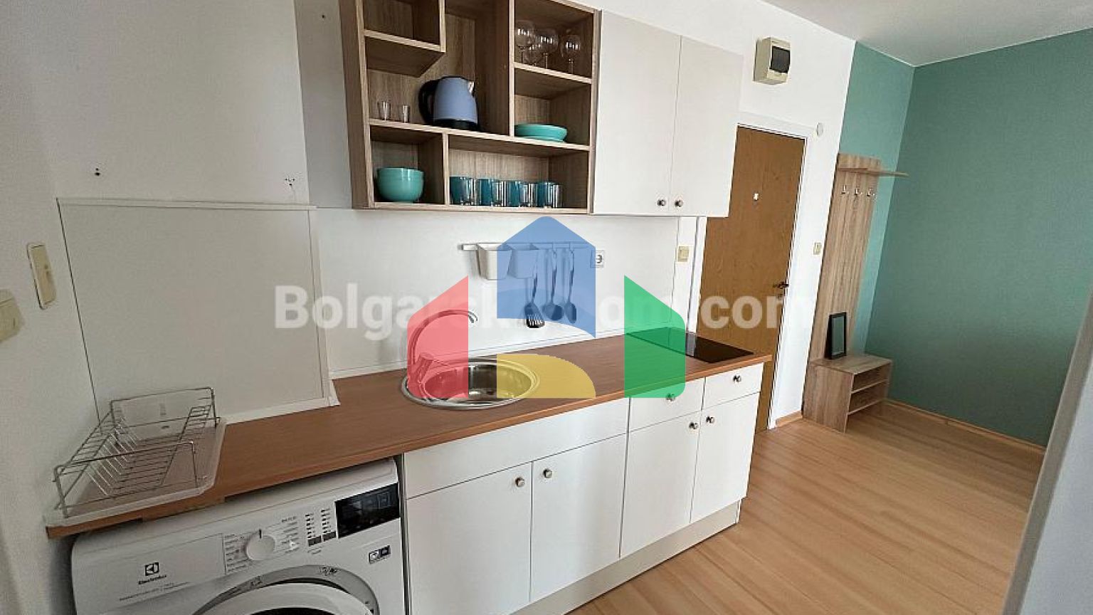 Двокімнатна квартира в Санні Дей 6