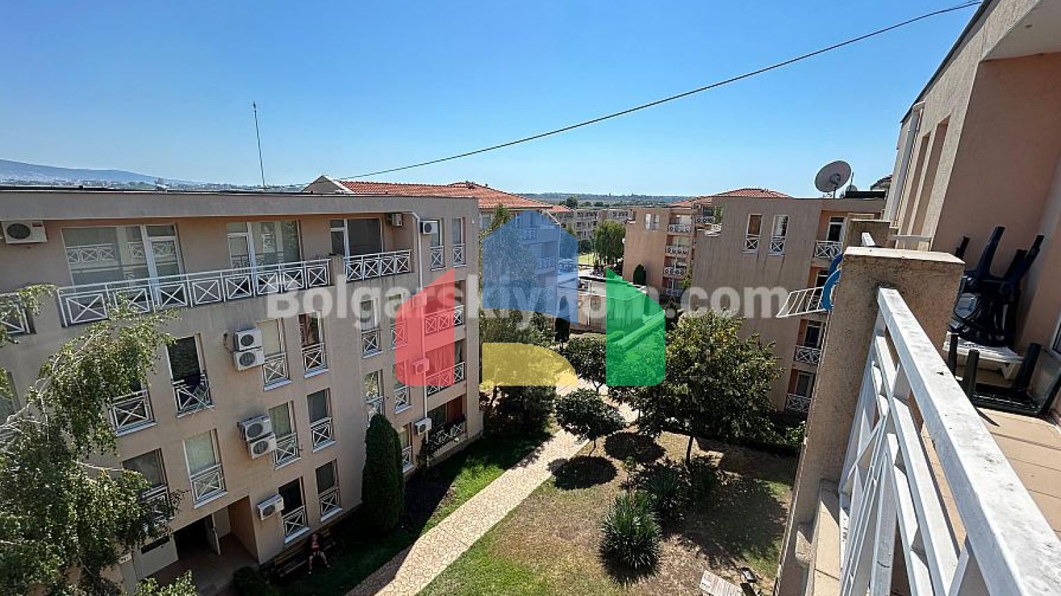 Двокімнатна квартира в Санні Дей 6