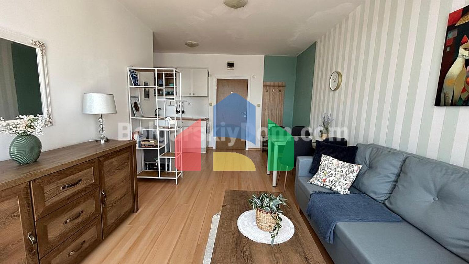 Двокімнатна квартира в Санні Дей 6