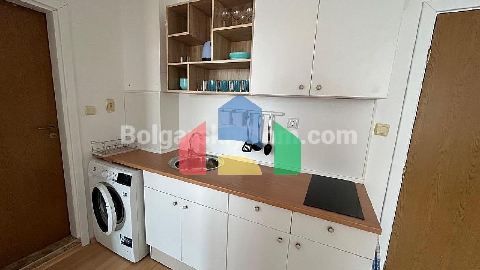 Двокімнатна квартира в Санні Дей 6