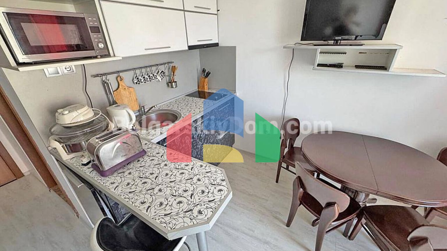 Трикімнатна квартира в Санні Дей 6