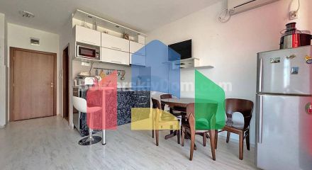 Трикімнатна квартира в Санні Дей 6