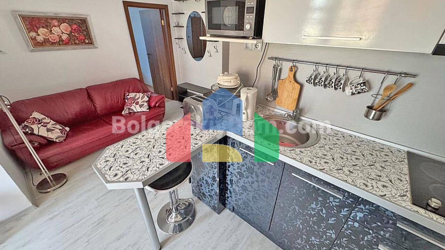 Трикімнатна квартира в Санні Дей 6