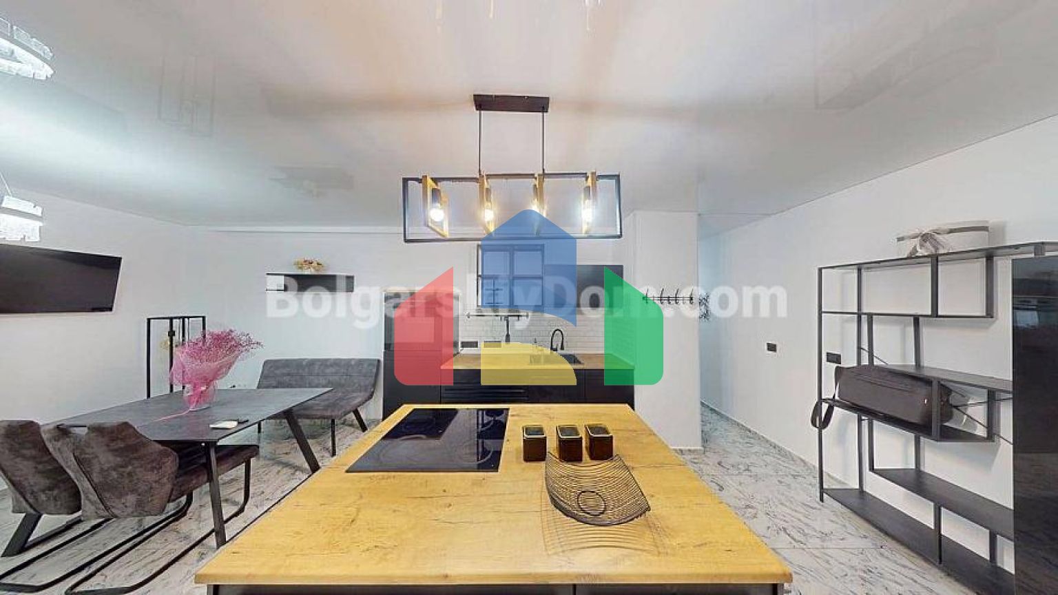 Трикімнатна квартира в Соле Мар