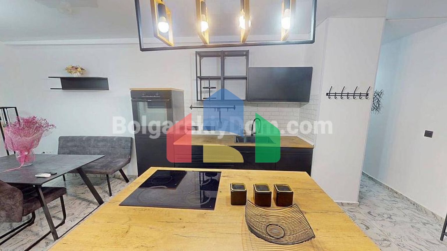 Трикімнатна квартира в Соле Мар