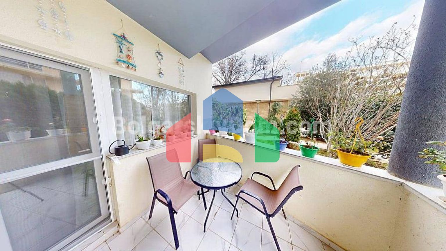 Трикімнатна квартира в Соле Мар