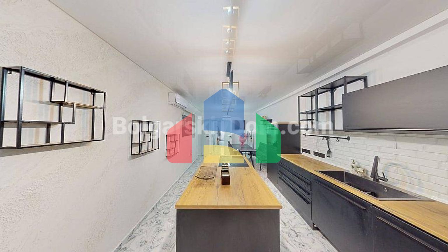 Трикімнатна квартира в Соле Мар