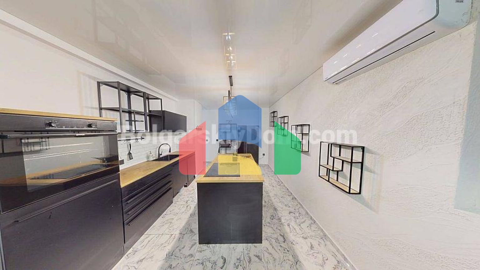 Трикімнатна квартира в Соле Мар