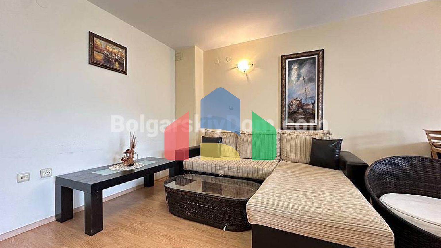 Трикімнатна квартира в Санні Форт