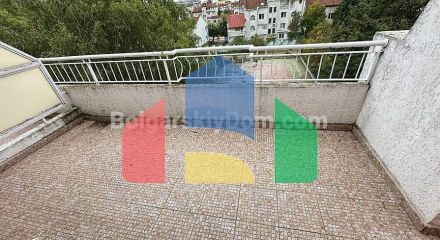 Трикімнатна квартира в Санні Форт