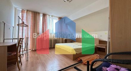 Трикімнатна квартира в Санні Форт