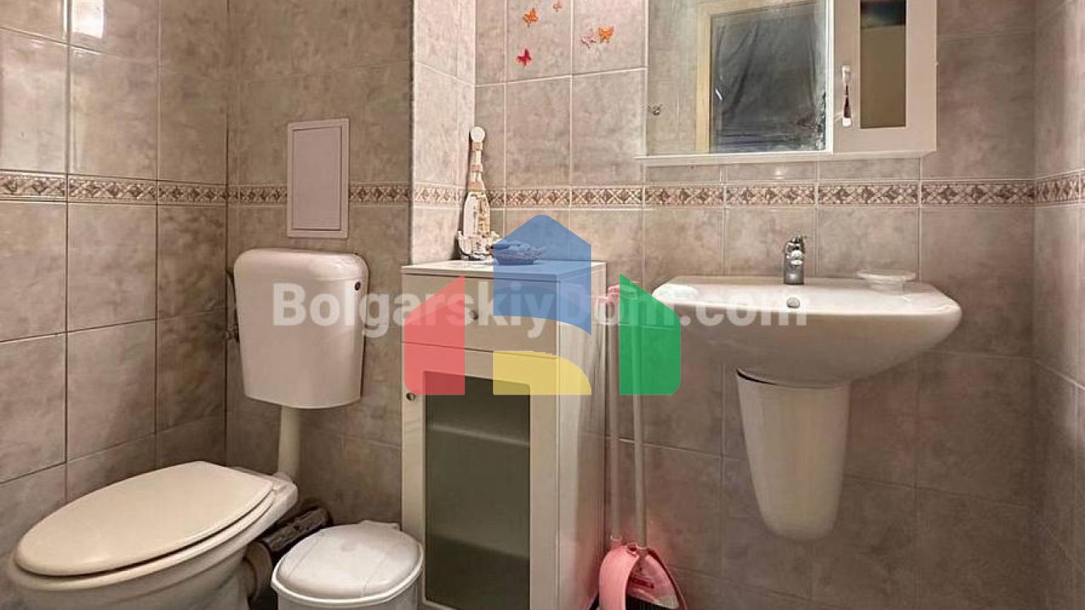 Трикімнатна квартира в Санні Форт