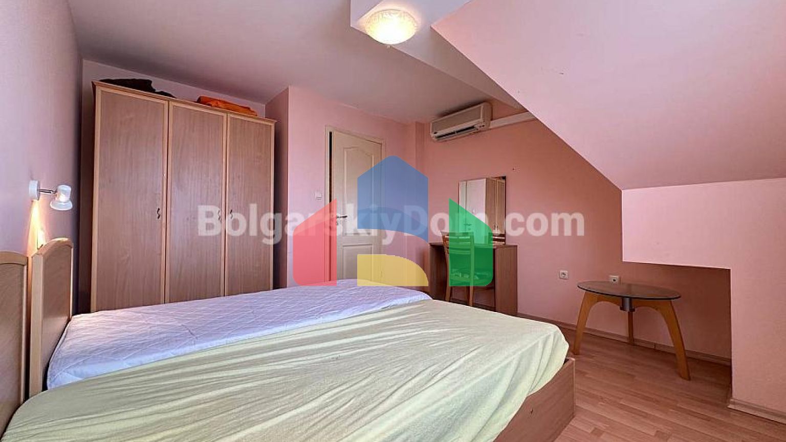 Трикімнатна квартира в Санні Форт