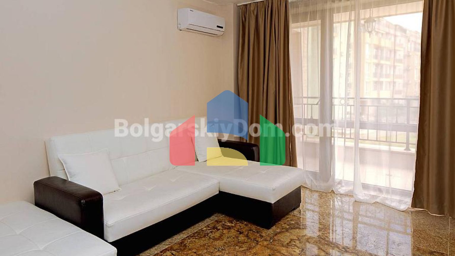 Трикімнатна квартира в Амара