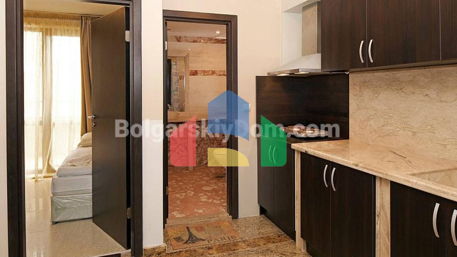 Трикімнатна квартира в Амара