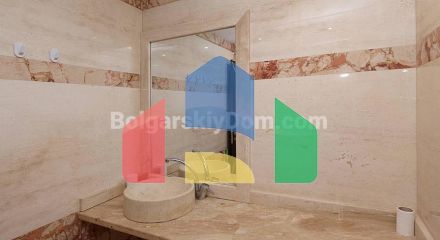 Трикімнатна квартира в Амара