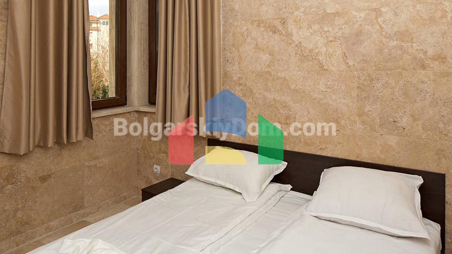 Трикімнатна квартира в Амара