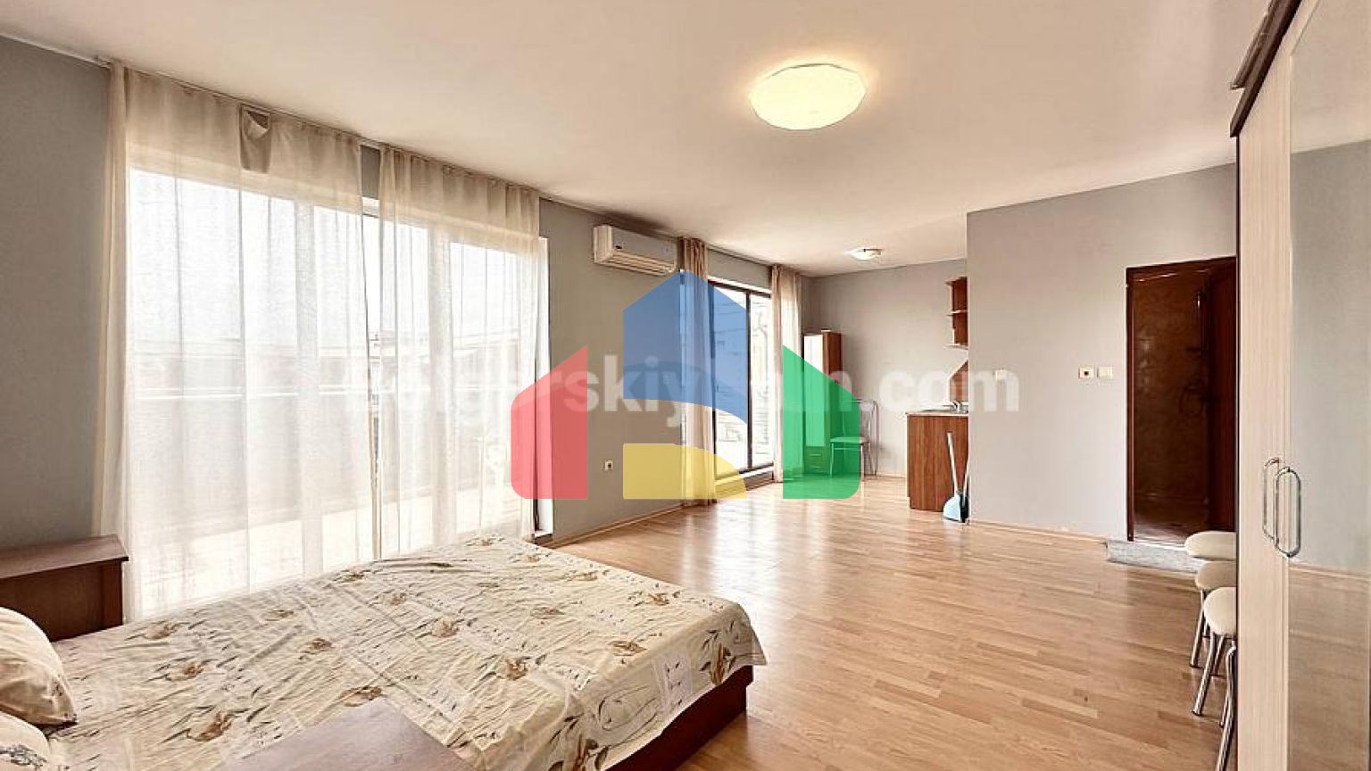 Квартира-студія в Амадеус 11