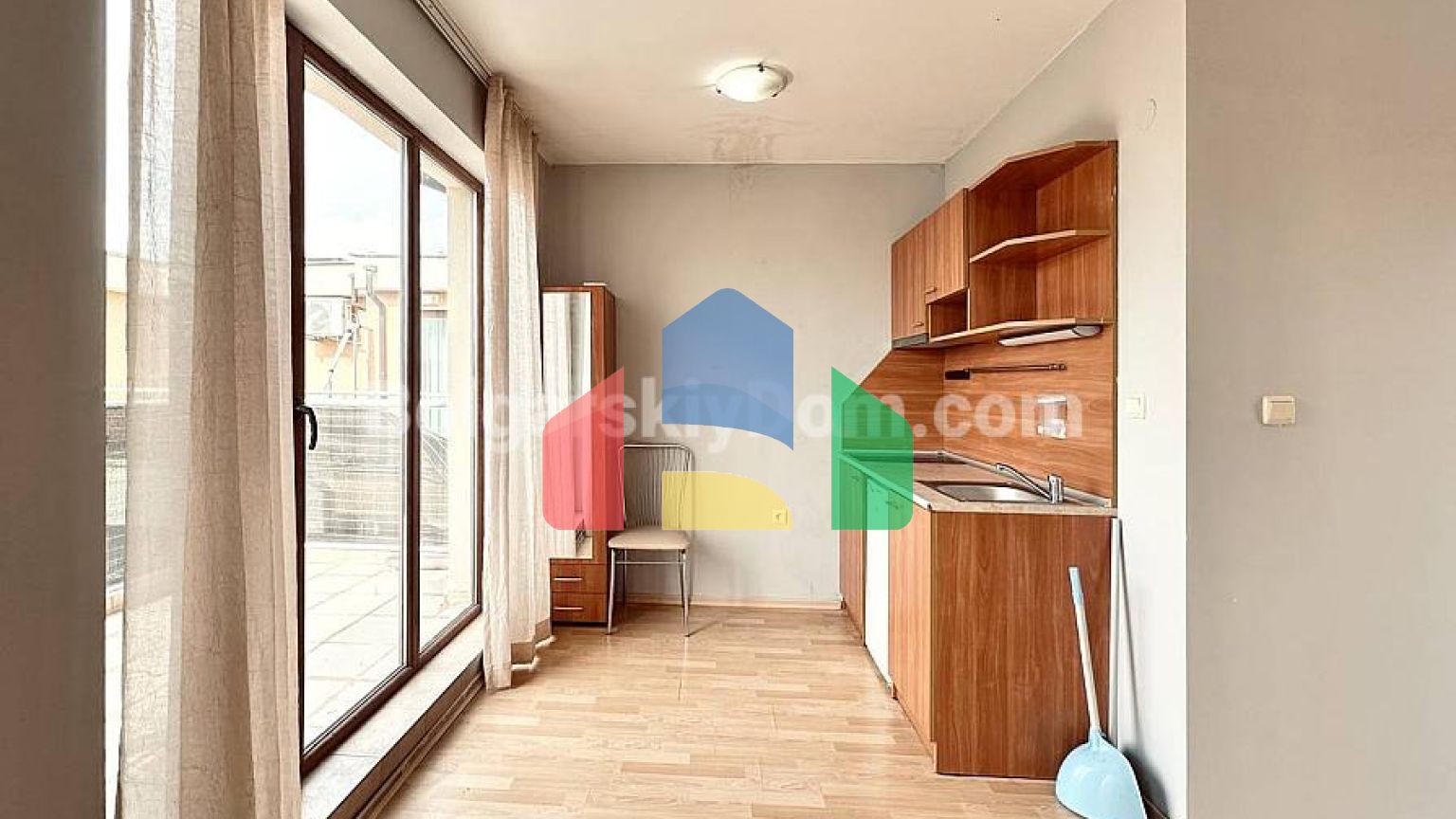 Квартира-студія в Амадеус 11