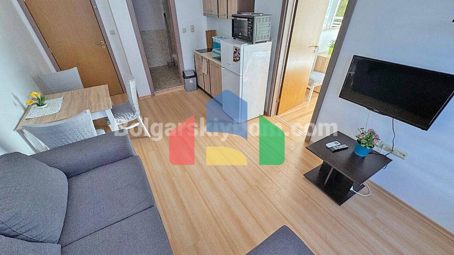 Двокімнатна квартира в Санні Дей 6