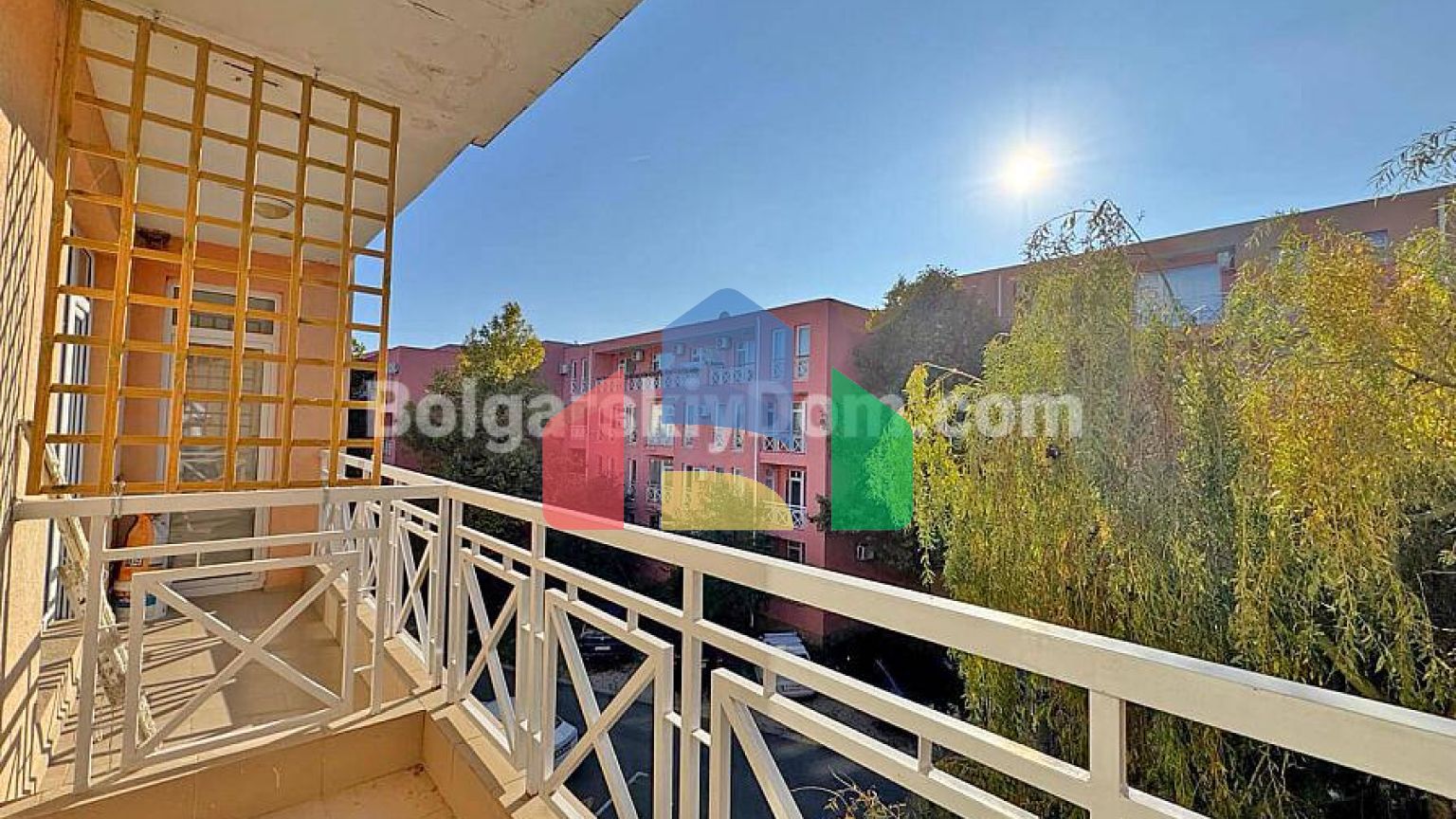 Двокімнатна квартира в Санні Дей 6