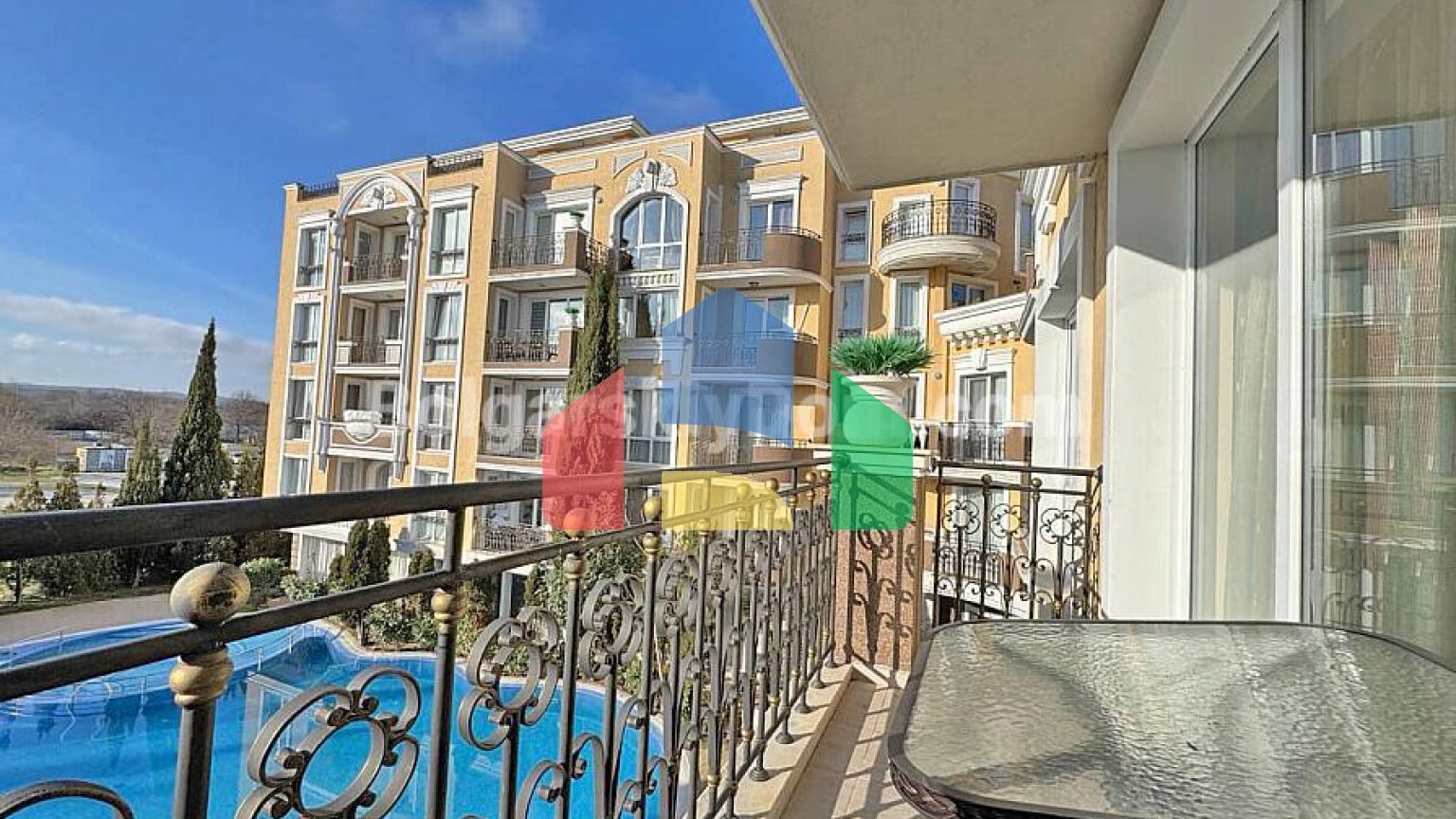 Трикімнатна квартира в Мессембрія Палас