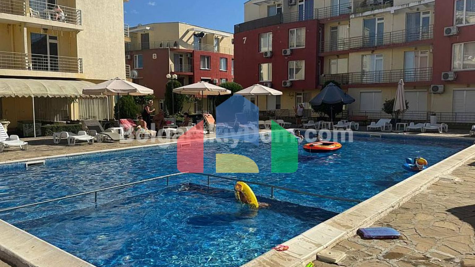 Квартира-студія в Санні Дей 5